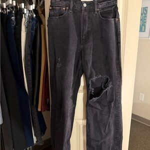 Abercrombie & Fitch 90s Relaxed Jean High Rise Black Distressed 26XS 2XS